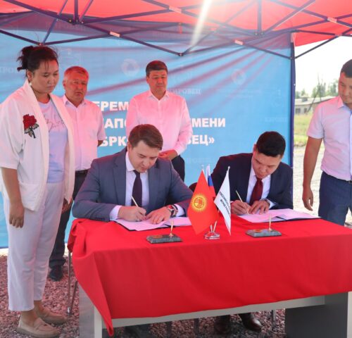 В селе Новопокровка Ысык-Атинского района началось строительство новой птицефабрики «Кировец» на 450 тысяч кур.